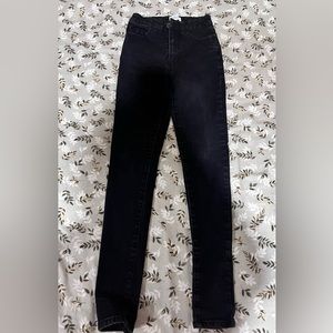 Black Skinny jeans